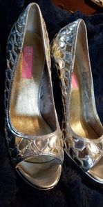 BETSEY JOHNSON HEELS